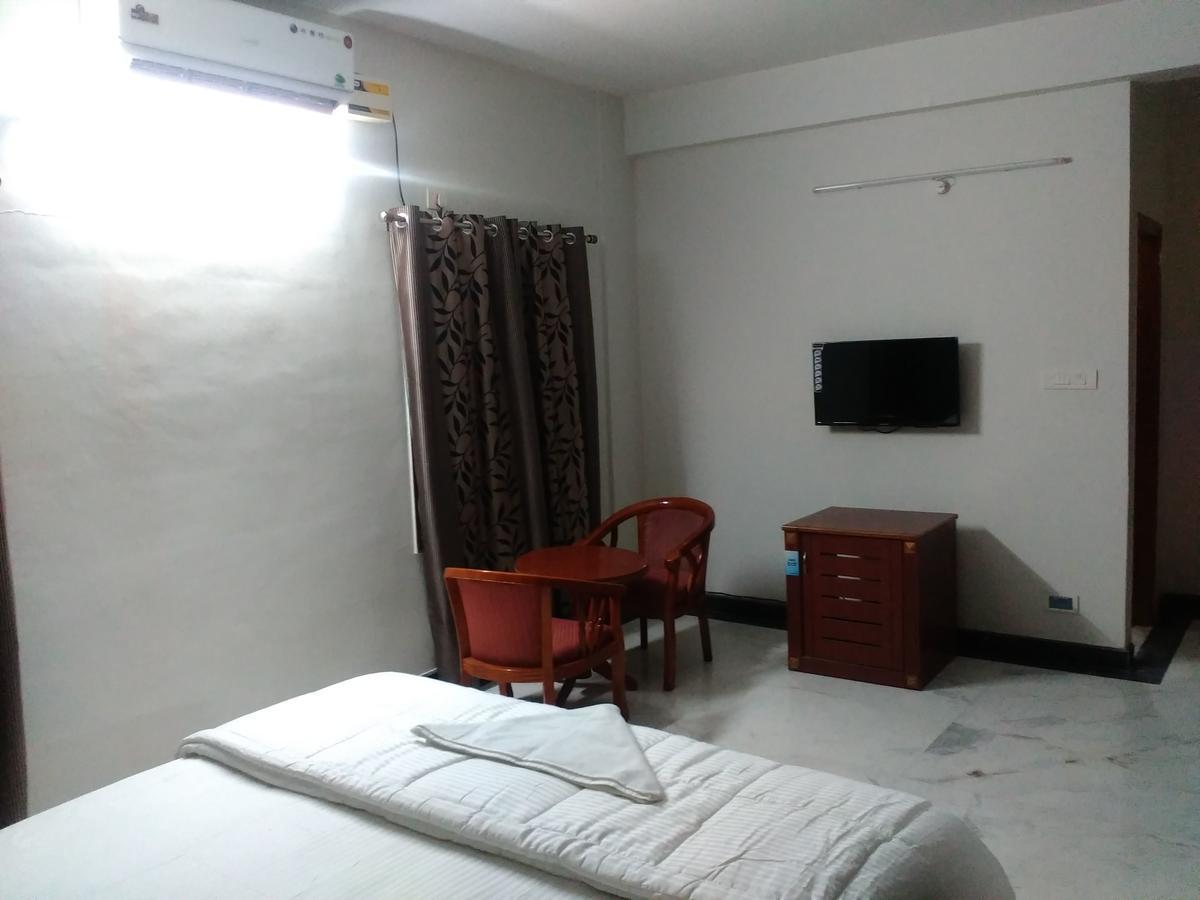Fresh Living Prime Banjara Otel Haydarabad Dış mekan fotoğraf